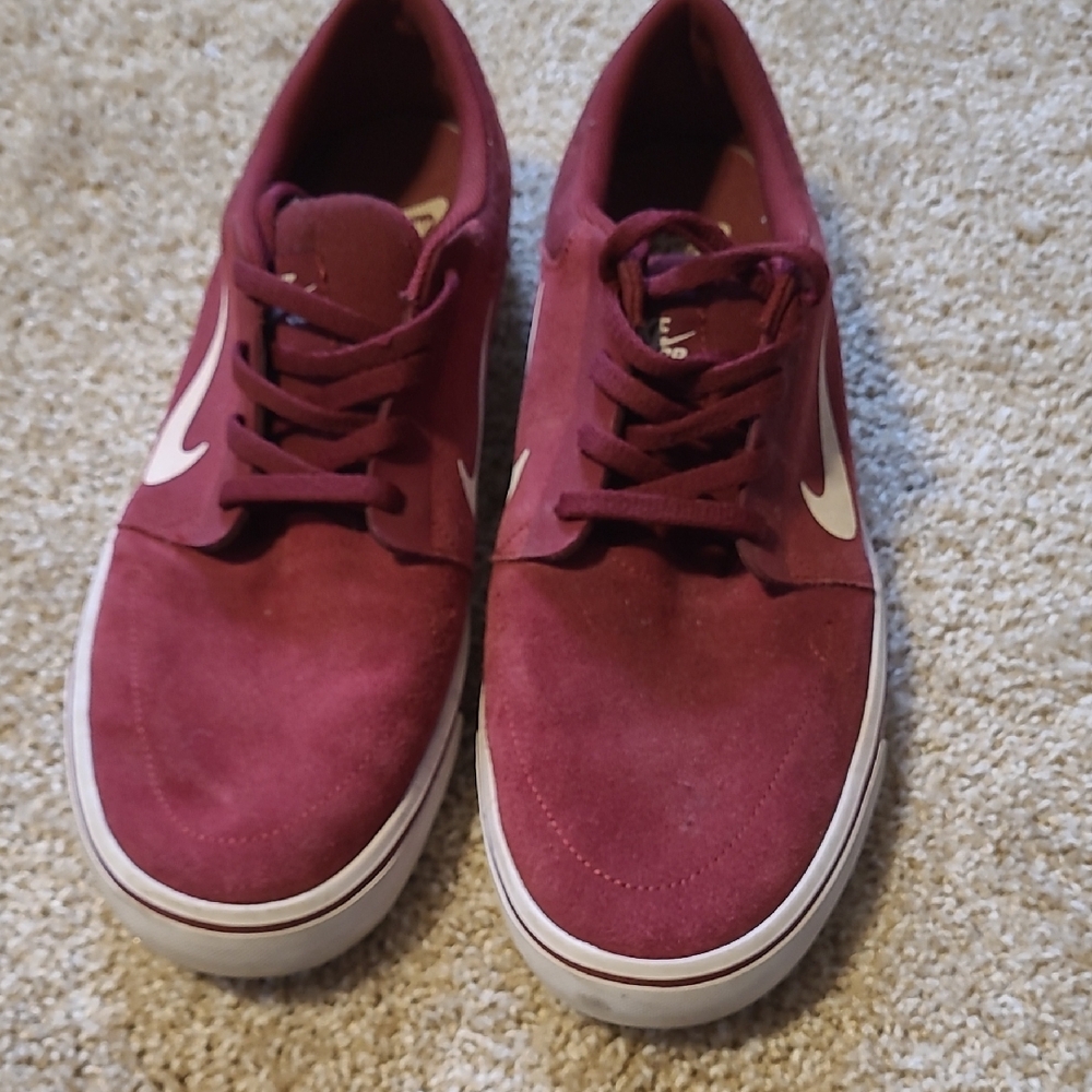 Nike Men's SB Portmore Maroon and White Casual Sneakers